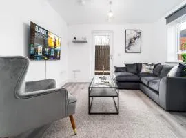 Two Bedroom Apartment - Balcony - Secure Parking - Smart TV - Wifi - Netflix - 3MC