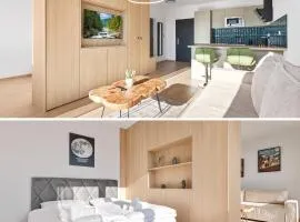 Modern Apt with AC and Balcony
