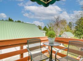 Aiken Apt with Garden-View Balcony Half-Mi to Dtwn!
