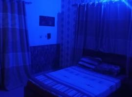 Crale N Busino Hotel & Lounge，位于Elelenwa的酒店