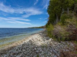 Stony Shore Cabin by Simple Life Rentals，位于斯特金贝的酒店