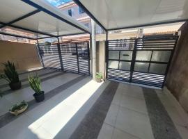 Linda Edícula com vaga de garagem ETPC Sessenta VR，位于沃尔塔雷东达的酒店