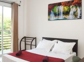Solid Hotel Boralasgamuwa，位于Boralesgamuwa的酒店