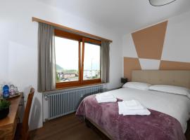 7 rooms 24 H check-in e parking，位于洛索内的酒店