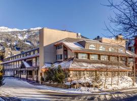 Listel Whistler, a Coast Hotel，位于绿湖水机场 - YWS附近的酒店