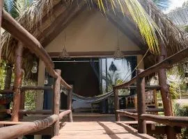 Jovita y Pancho Resort Saladita