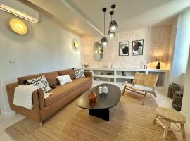 La Maison Cavet 6 Appartements de standing au c&oelig;ur du village，位于滨海萨纳里的自助式住宿