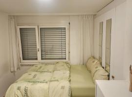 Chambre cosy et lumineuse dans un cadre calme，位于Oetwil an der Limmat的酒店