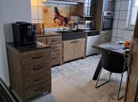 Rim Ferienwohnung in Lauchhammer 1 OG 100 qm，位于Lauchhammer的酒店