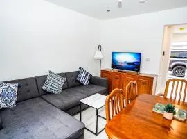 Easy 2 Manage 4Bedroom House with Complimentary Parking