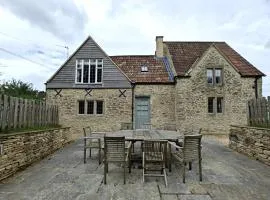 Field Cottage - Wiltshire