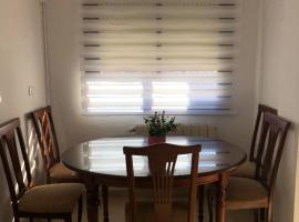 Piso en AVE, amplio y luminoso，位于普埃托利亚诺的酒店