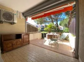Sol-y-Days Los Amigos, Studio 4 couchages en rez-de-jardin, avec grande terrasse et parking, à 250m de la plage