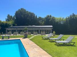 Constantia Winelands Lodge，位于康斯坦提亚的酒店