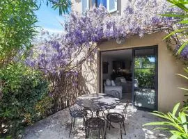 Gorgeous Home In Saint-Laurent-De-La-Cabrerisse