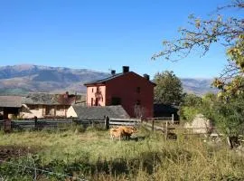 Cal Barné, acogedor alojamiento con jardín en Das