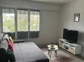 Talence - Studio 25 m2 dans résidence avec parking privé à 10 mn de Bordeaux en Tram
