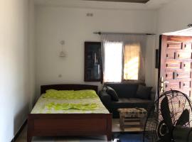 Brazzaville agréable Studio, Square Home Heart