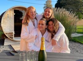 Cour 44 - Gite de charme avec sauna et jacuzzi，位于Remicourt的酒店