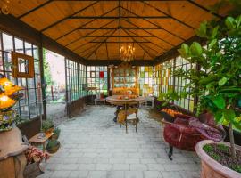 Santolina Etrusca Bed and Breakfast & Sauna, Hammam, jacuzzi，位于鲁法克的酒店