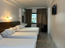 boulevard hotel，位于丹吉尔的酒店
