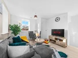 Opulent 2BR 2BA House with FREE Parking