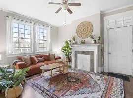 Remodeled Farmhouse, Central, with Yoga room