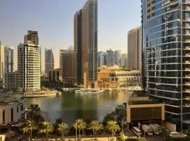 Executive Two Bedroom Apartment Facing Dubai Marina Mall