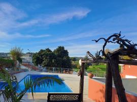 Vista Castelo，位于塞尔唐的带停车场的酒店