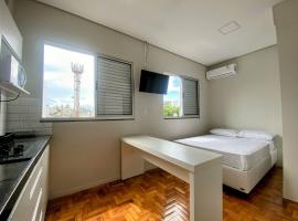 Prado Premium Lofts e Kitnets com Ar-Condicionado e TV Smart，位于贝洛奥里藏特的酒店