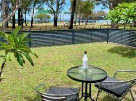 Charm and Comfort in this Ground floor unit with water views! Welsby Pde, Bongaree