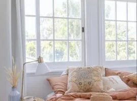 The Holiday House - Newly listed