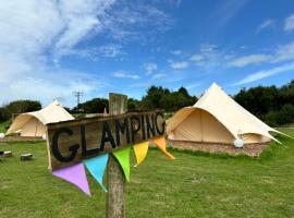 Lakeside Glamping Firecrest，位于大圣科勒姆的豪华帐篷