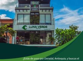 Hotel Luna Verde，位于多拉代尔的酒店