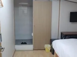 Stayin Myeongdong Guesthouse - Foreigners only