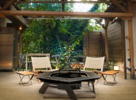 The BASE GLAMPING YUGAWARA，位于汤河原町的木屋