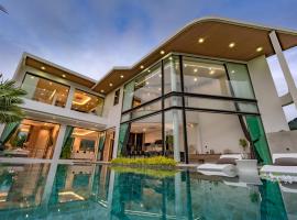 Luxury Golfside Villa near Patong - Villa Priva，位于Ban Kathu的酒店
