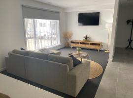 Eureka Gold Stays 2 bedrooms 2 bathrooms Wendouree No pets，位于Wendouree的酒店