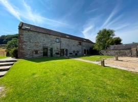 Pass the Keys Exceptional Location Barn Conversion for 6 Pets，位于Longnor的酒店