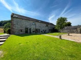 Pass the Keys Exceptional Location Barn Conversion for 6 Pets