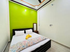 Om Home Stay 3BHK at Ground Floor，位于Ayodhya的别墅