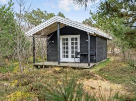 Charmerende skovhytte，位于灵克宾的酒店