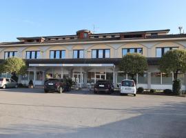 欧式餐厅及酒店，位于奥肖索托的酒店