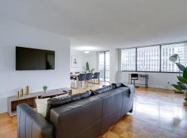 Prime Crystal City Location Apartment Near Airport