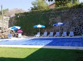 CASA MORADA 24 Personas alberca climatizada Burgos Cuernavaca