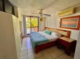 Villa #6 de 5 habitaciones, con vista directa a la Laguna de Chairel