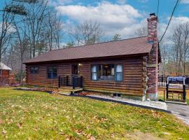 Loon Lodge on Locke Lake，位于Center Barnstead的酒店