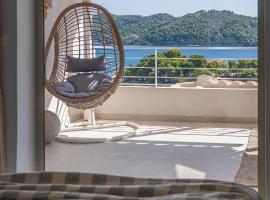 Noemia Skiathos，位于斯基亚索斯镇的酒店
