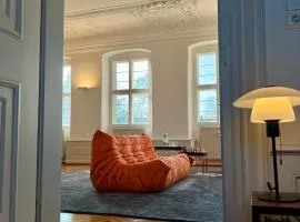 Luxuriöse Design Wohnung im Barockschloss 110 m2