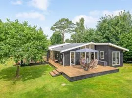 3 Bedroom Lovely Home In Gilleleje